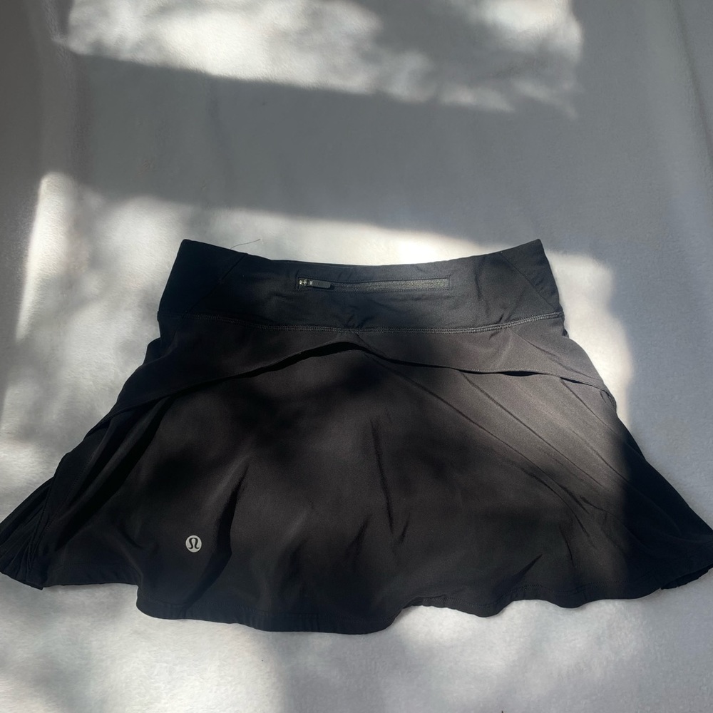 Lululemon Black Play off the pleats mid rise skirt size 4